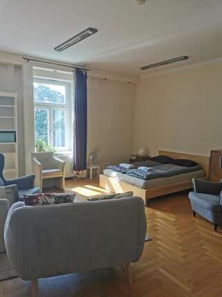 Проживание в семье Cosy room with view of Planty and Mariacki Church Краков-2